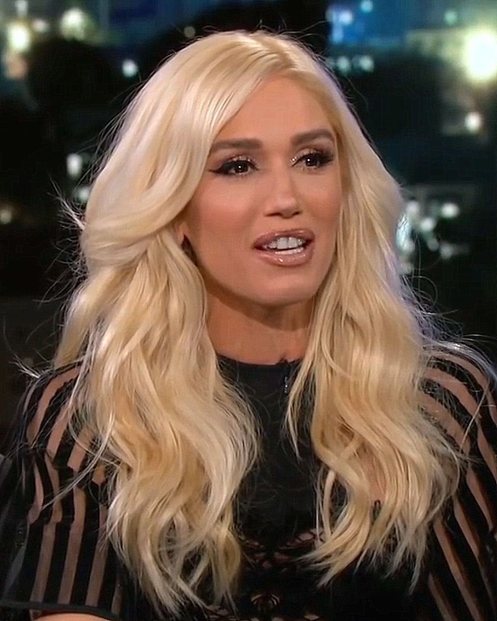 Окрашивание волос Гвен Стефани