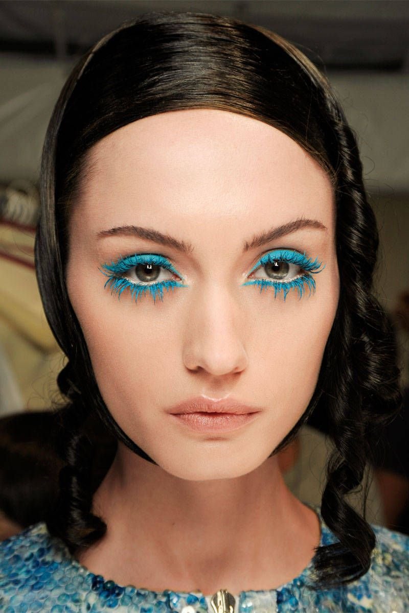 Макияж с синей тушью