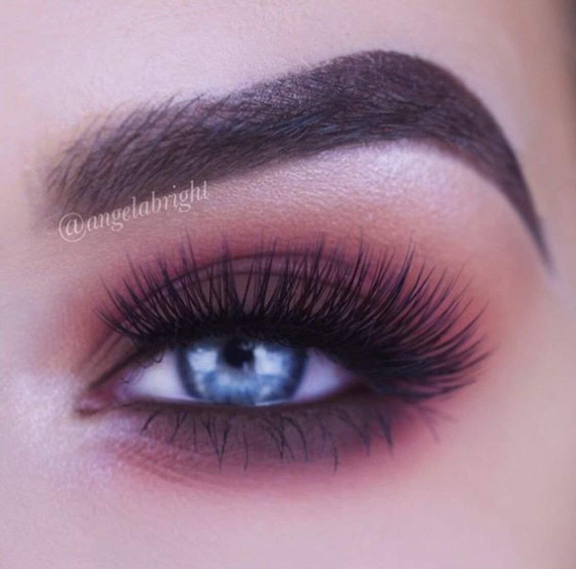 Макияж с фиолетовой тушью