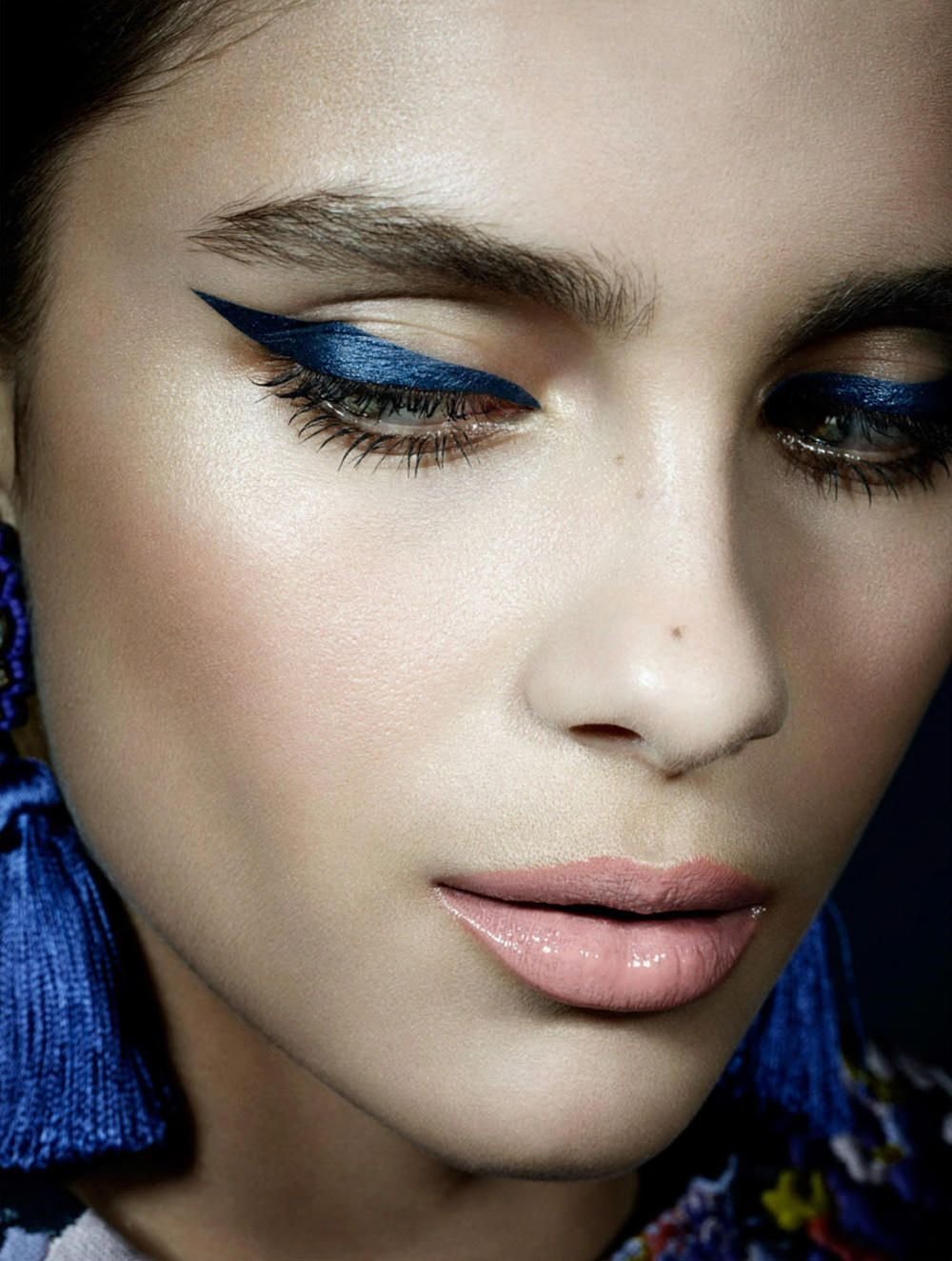 Макияж синяя подводка