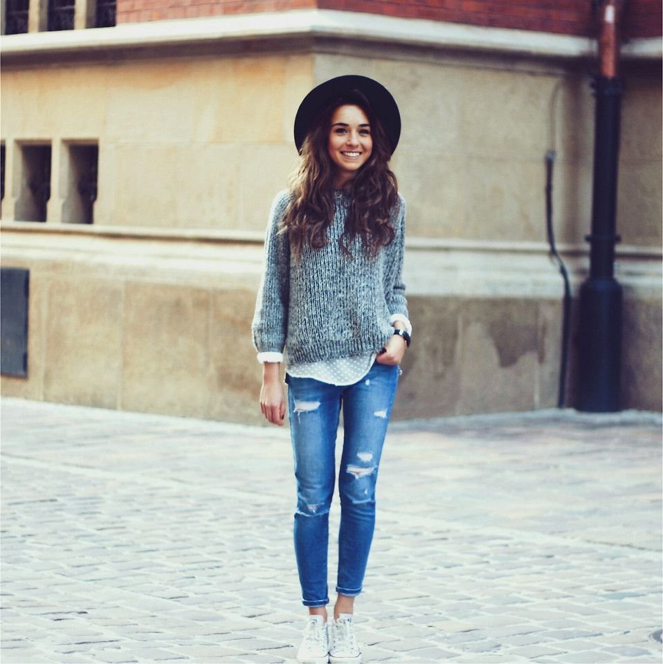 Лук с джинсами