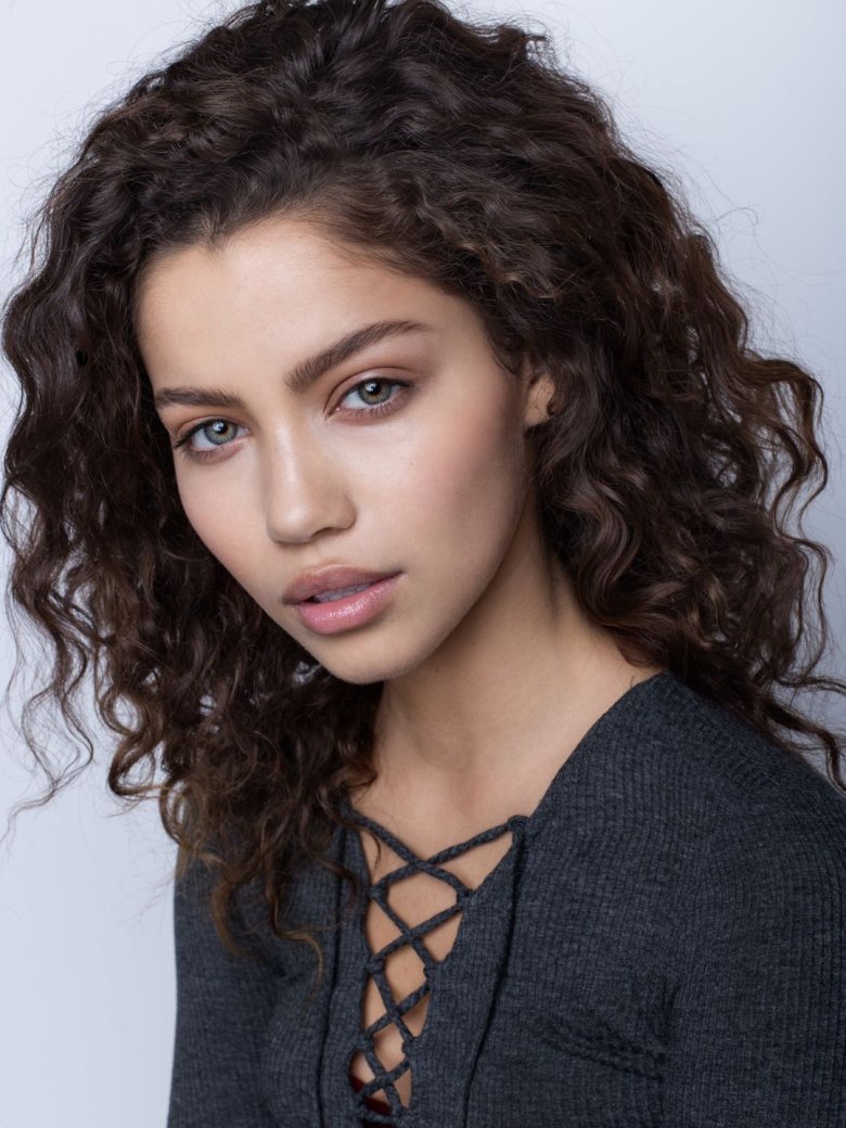 Audreyana Мишель кудрявая