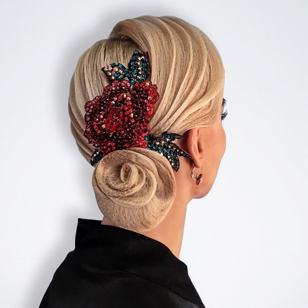 Бальные прически