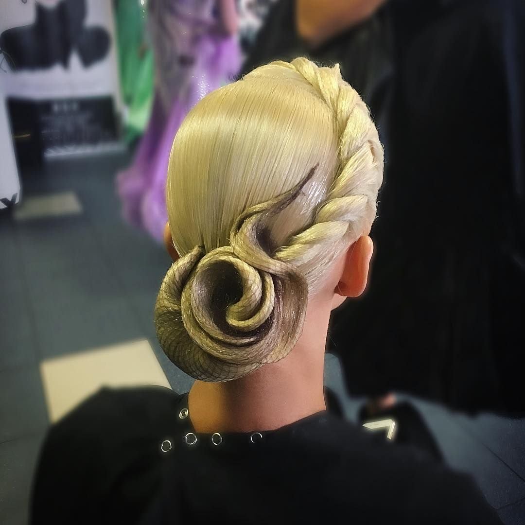 Высокая прическа для бальных танцев