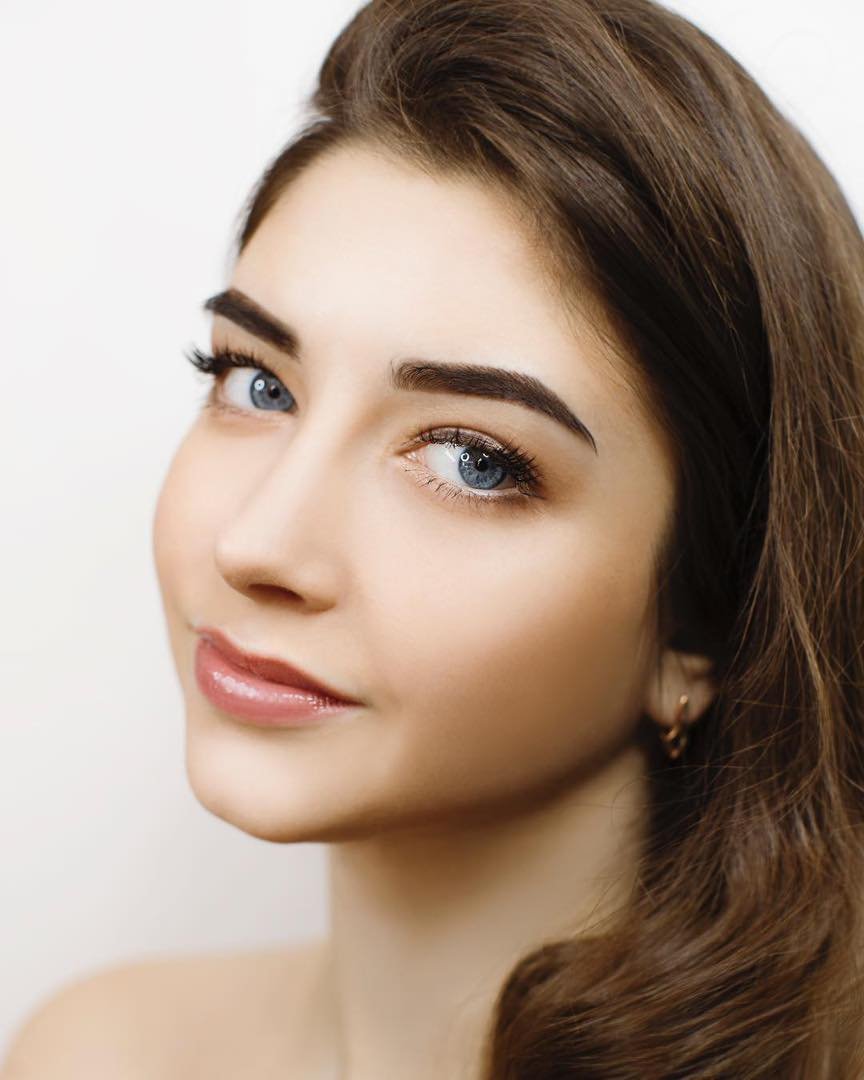 Красивая форма бровей