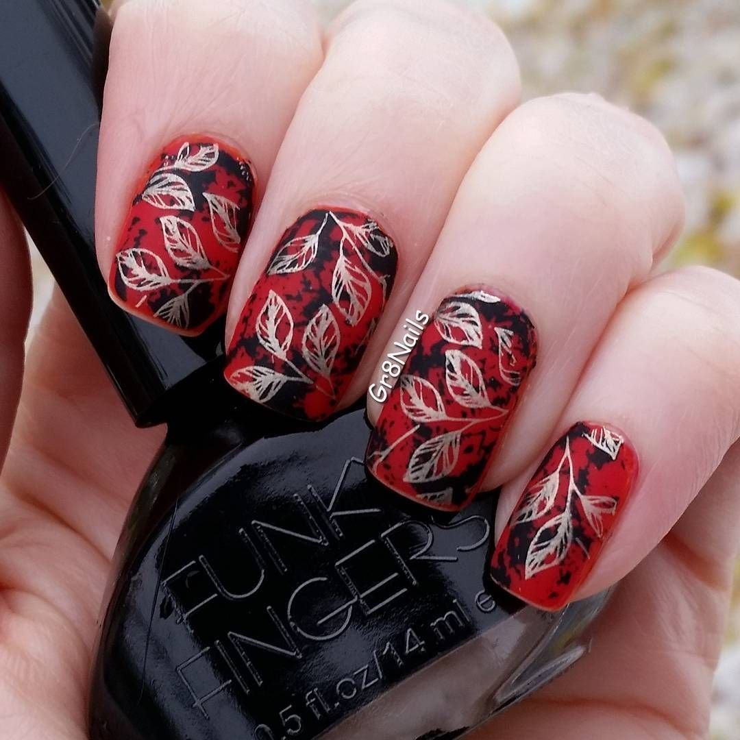 Красный маникюр со сте