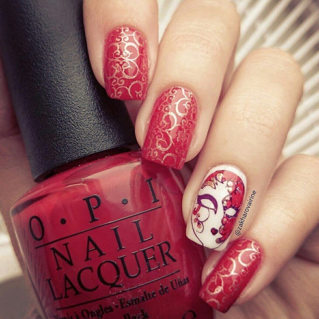 Ногти красные с степингом