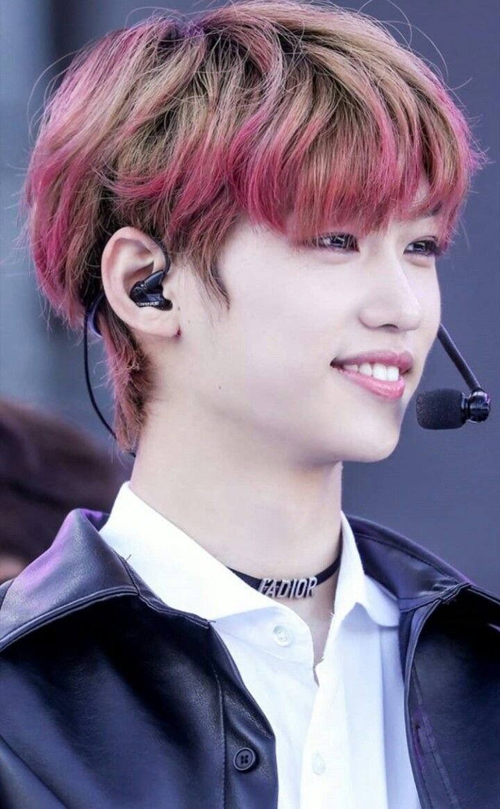 Феликс Stray Kids фиолетовый