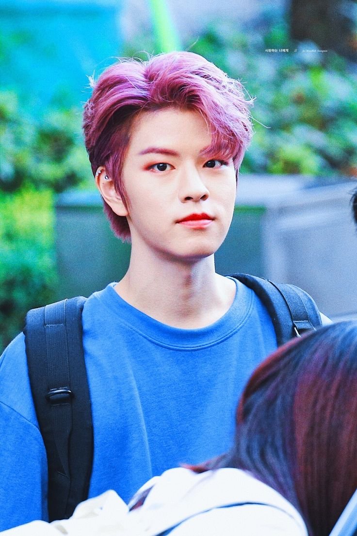 Ким Сынмин с красными волосами