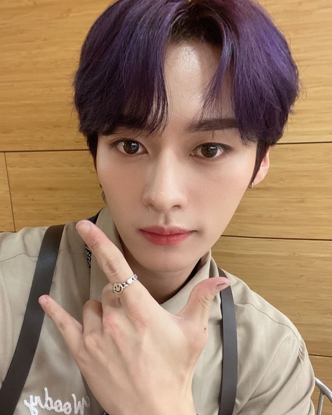 Минхо Stray Kids фиолетовые волосы