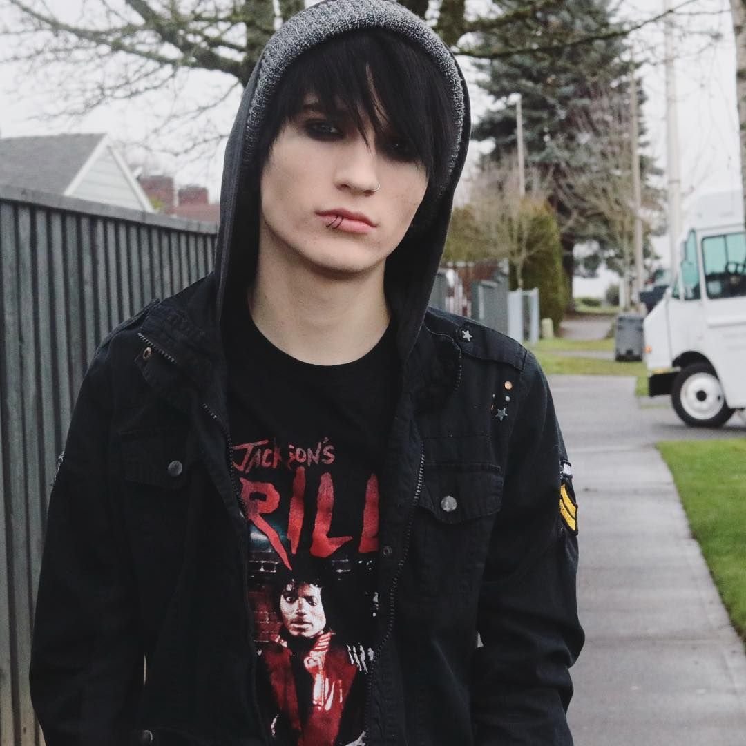 Johnnie Guilbert эмо 2019