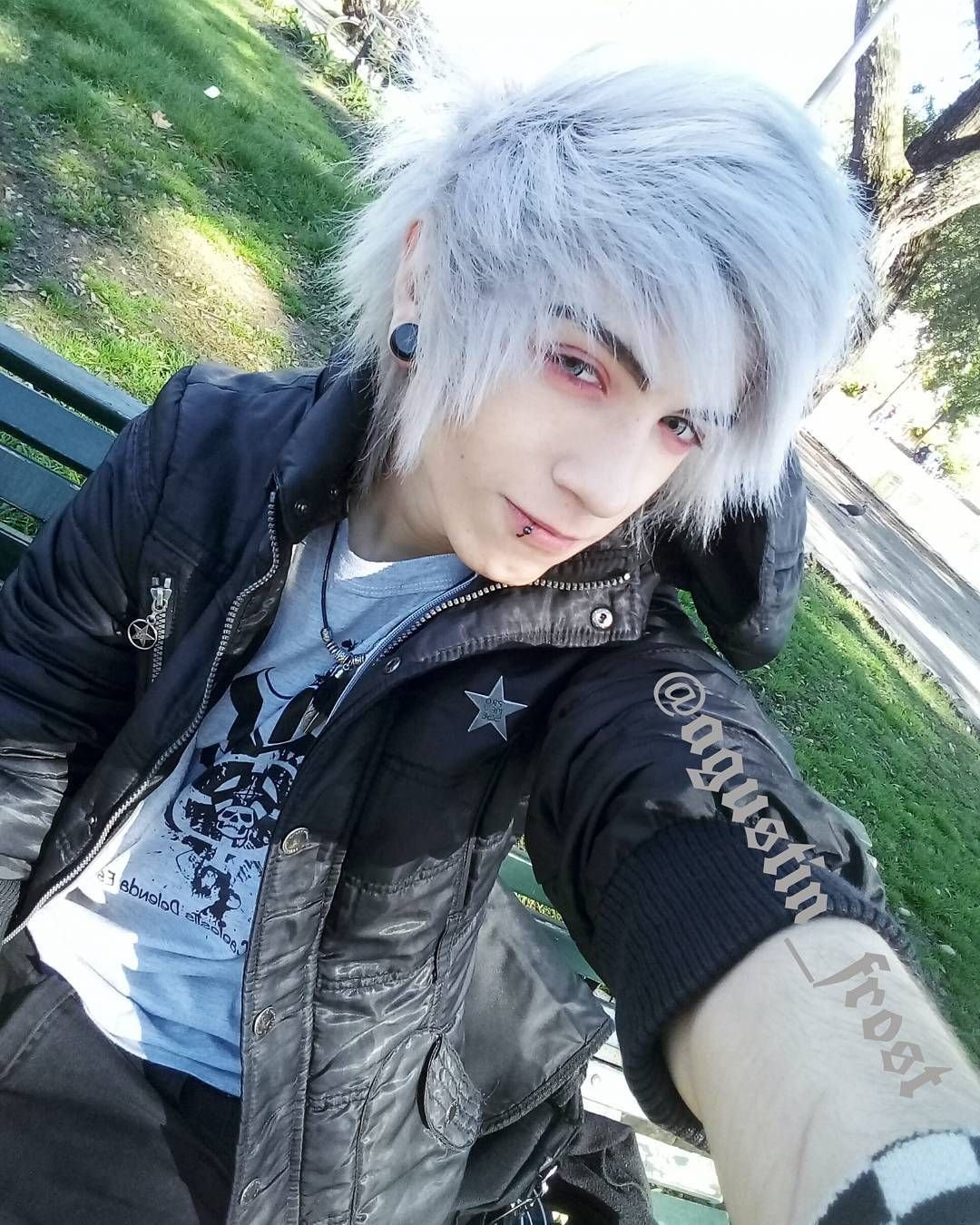 Эмобои томбои