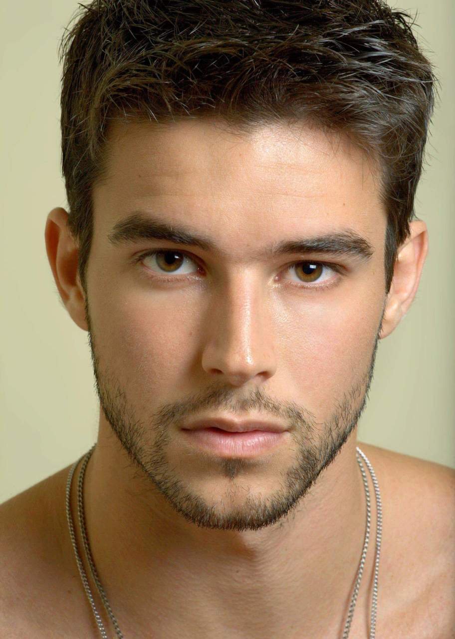 Бернардо Веласко молодой