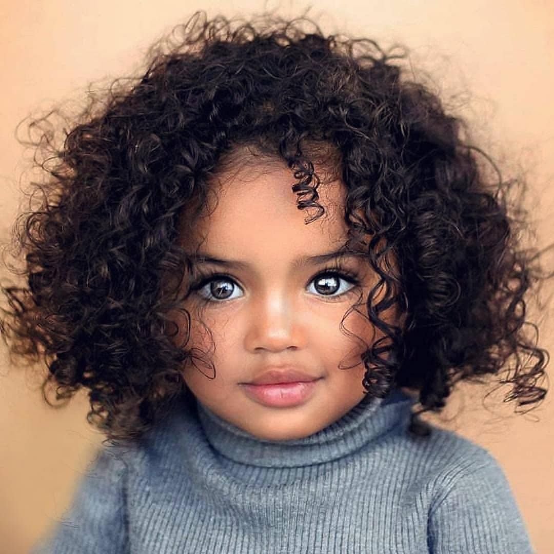 Кудрявая девочка