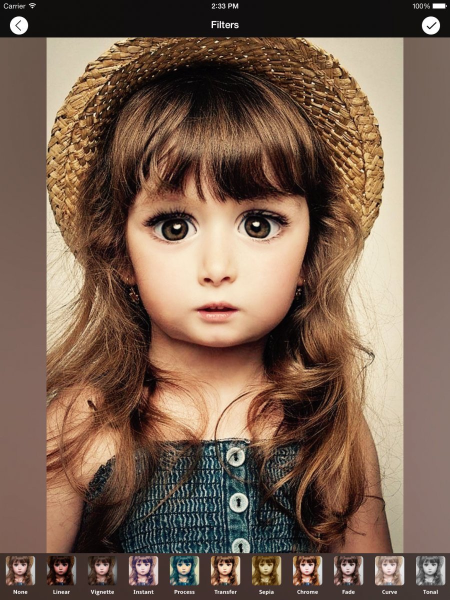 Самая красивая девочка с карими глазами