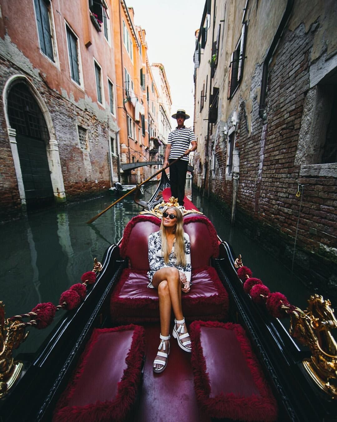 Красивые девушки в Венеции