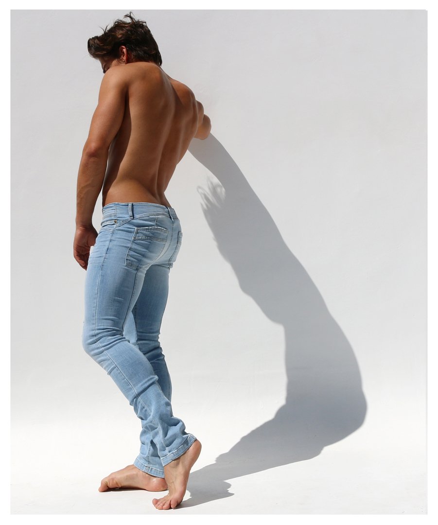 Джинсы со спины мужские