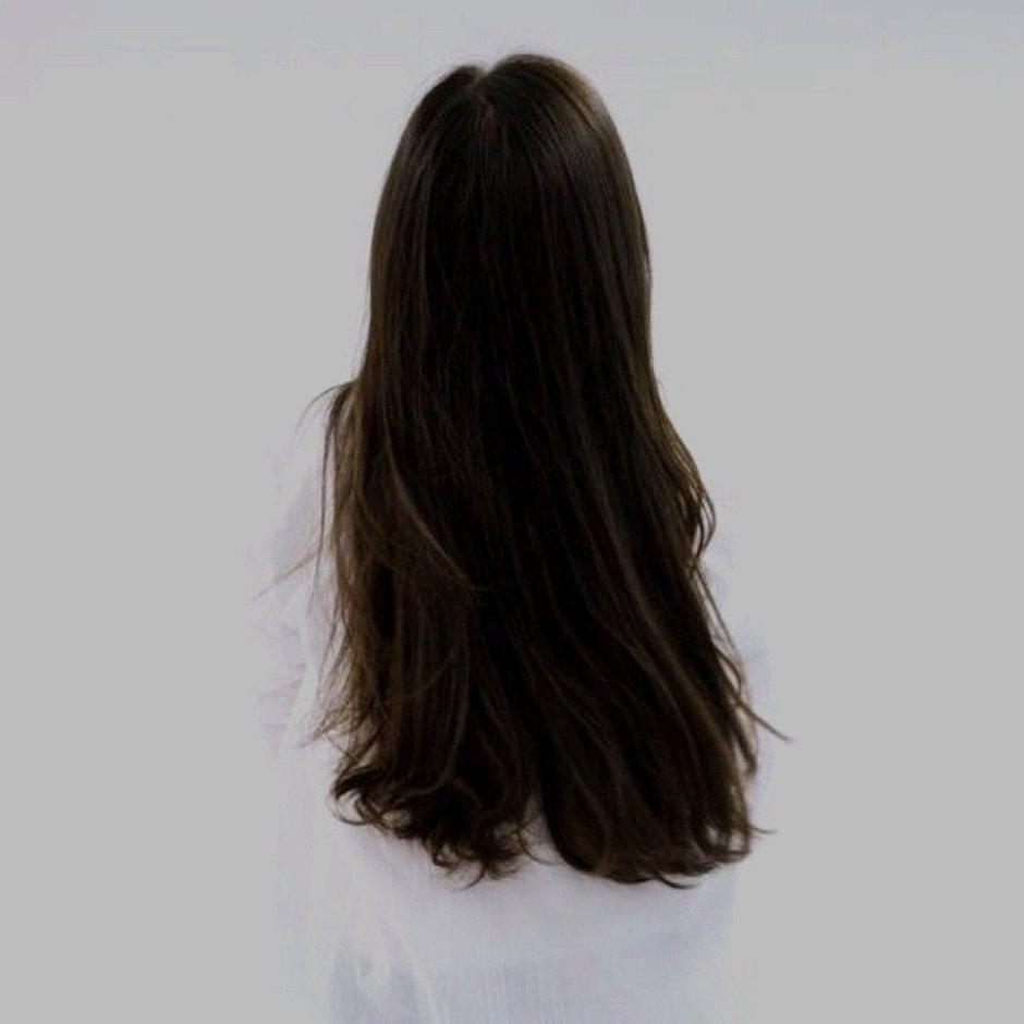 Темные волосы со спины