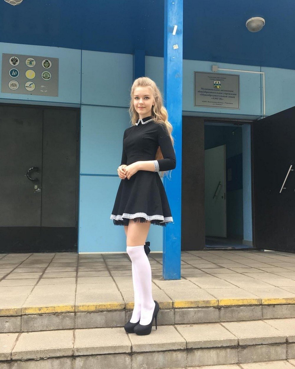 Красивые выпускницы в колготках