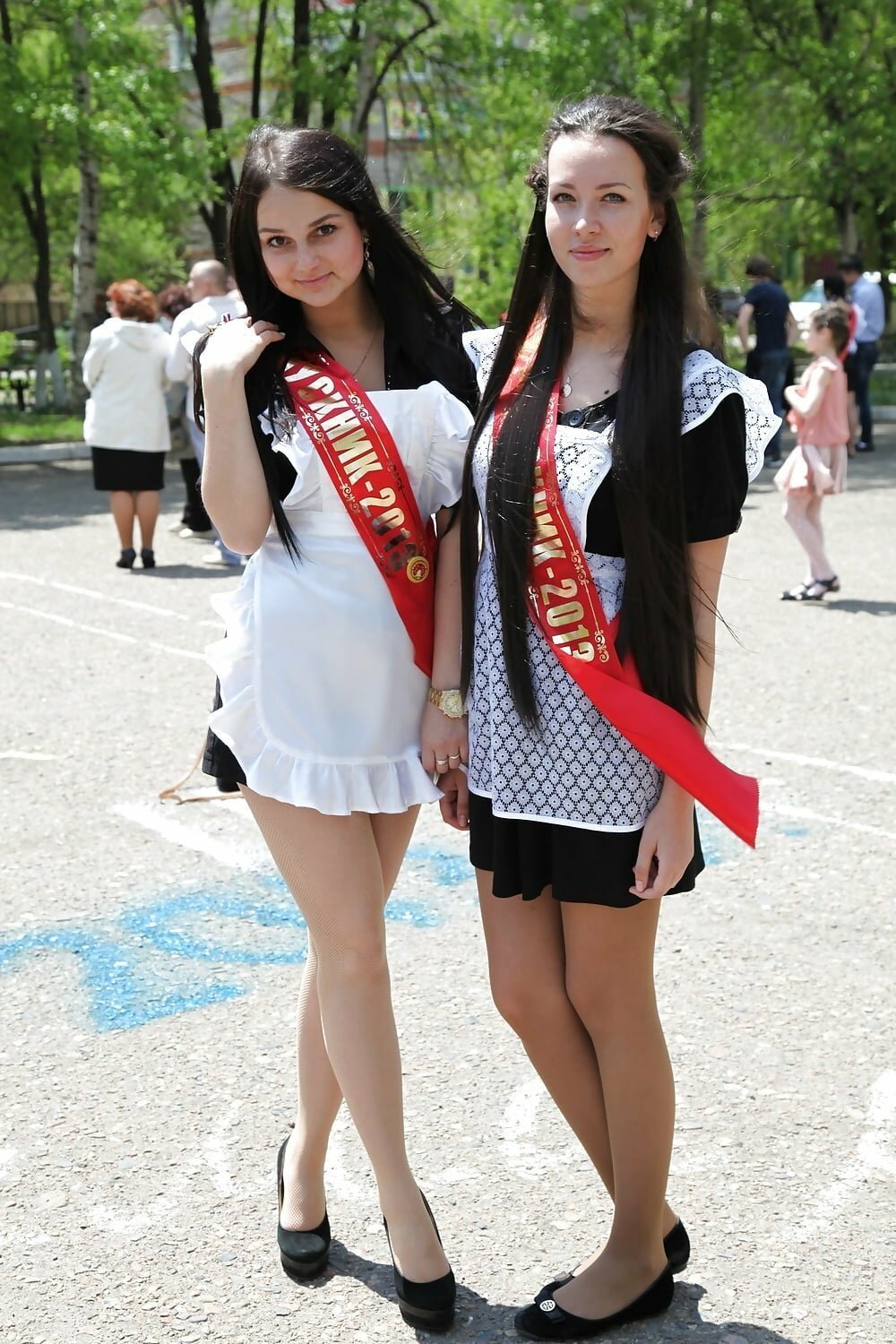 Девушки выпускницы