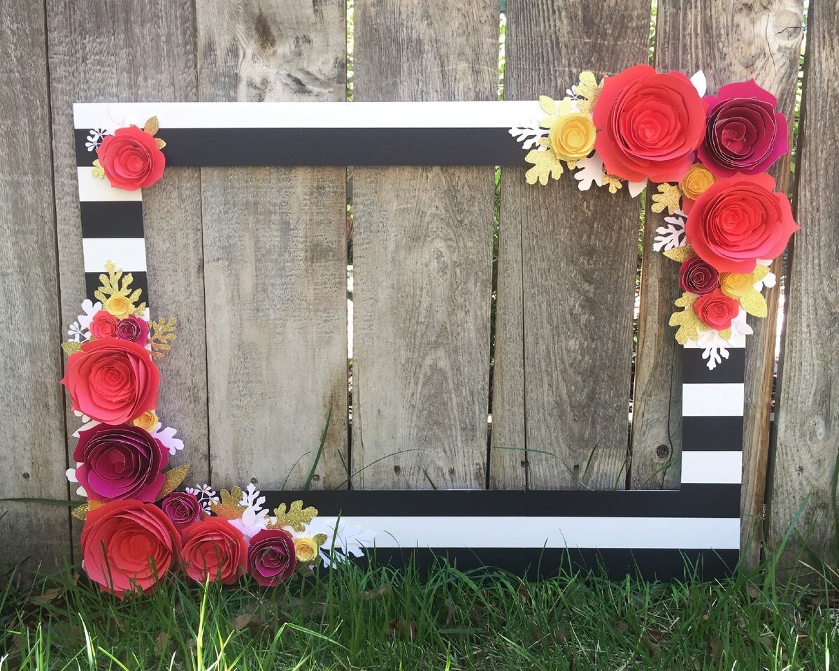 Фоторамка из цветов для фотосессии