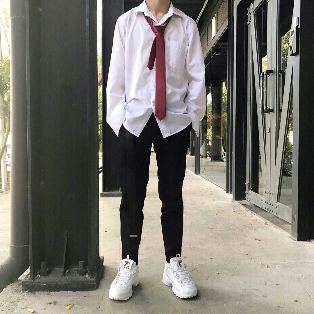 Парень в школьной форме