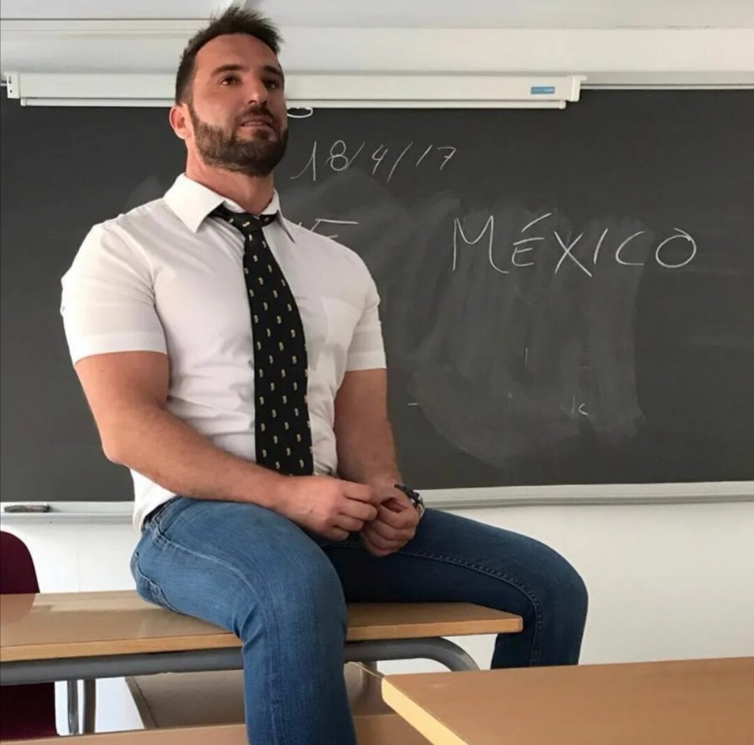 Учитель Хуан Луис Николас