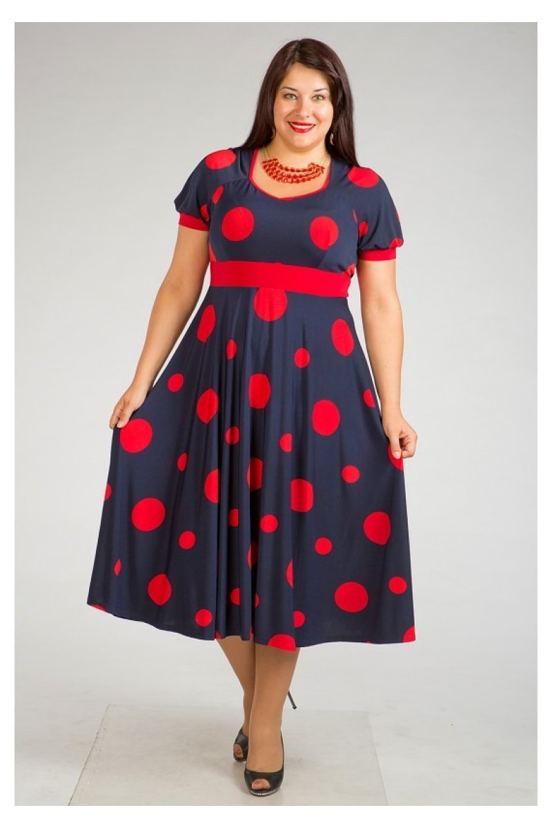Платье в горошек для полных женщин