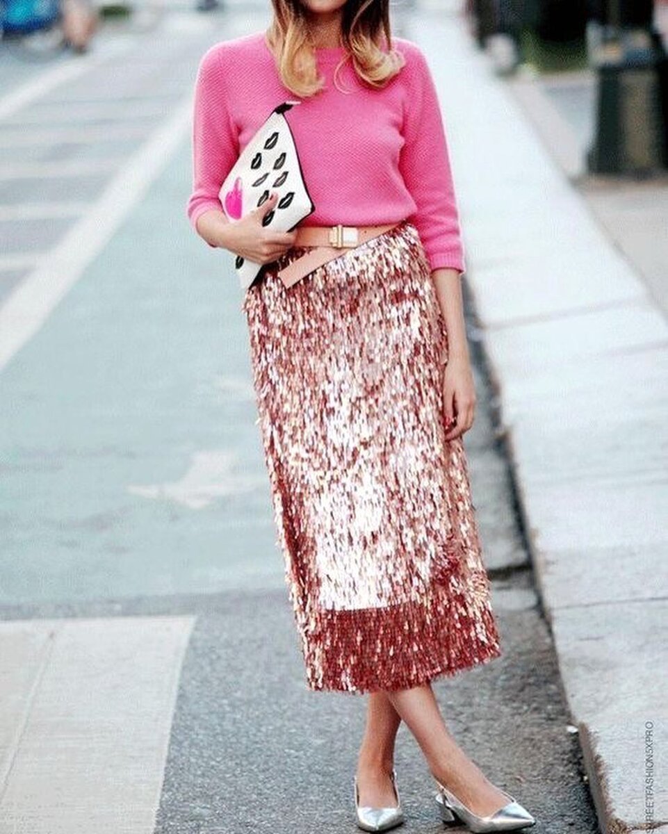 Розовая юбка с пайетками