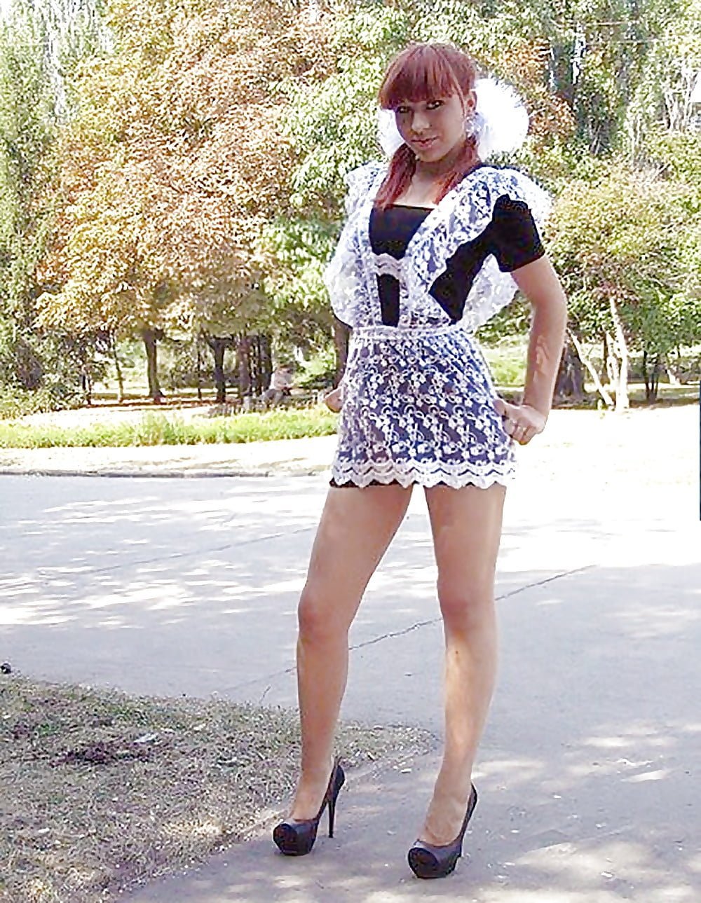 Девушки выпускницы в мини