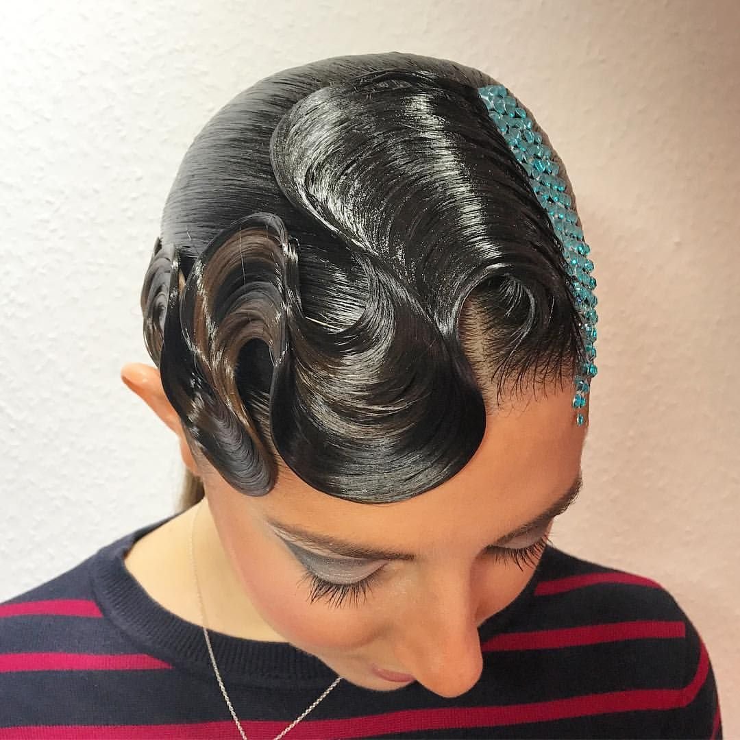 Бриолин для волос прически