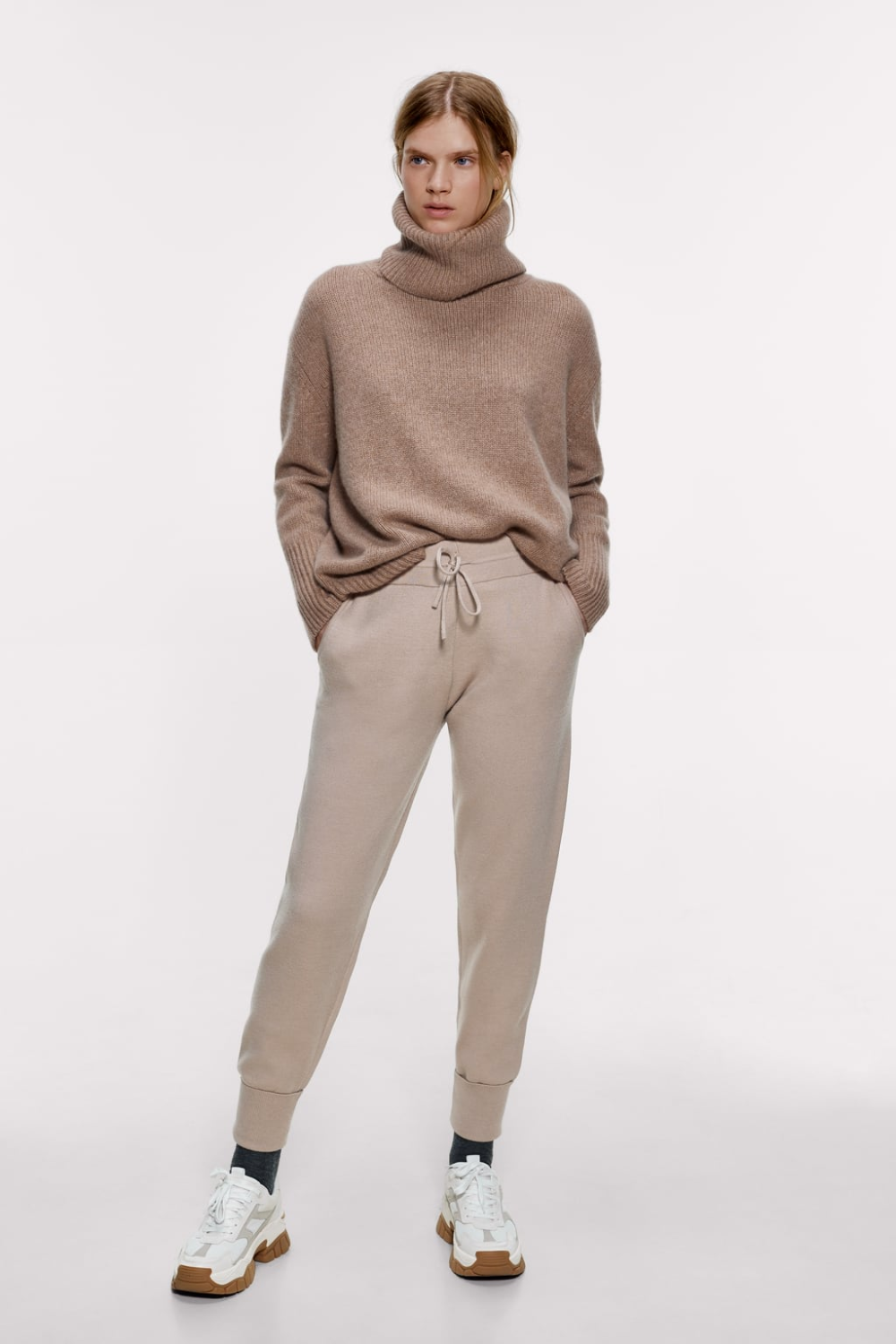 Zara Knit трикотажный костюм бежевый