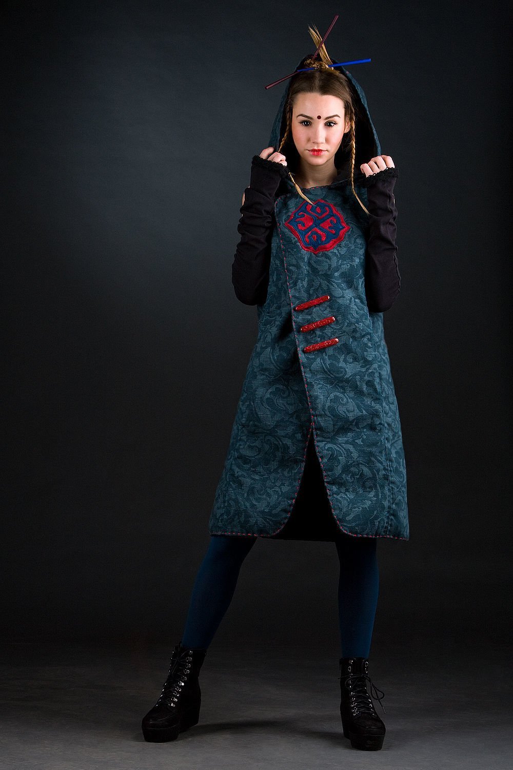 Пальто в монгольском стиле