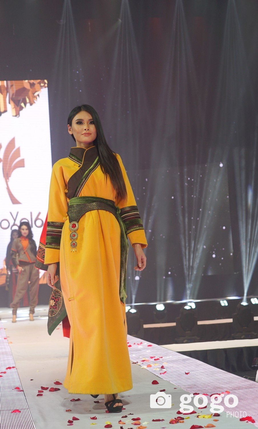 Монгольские платья