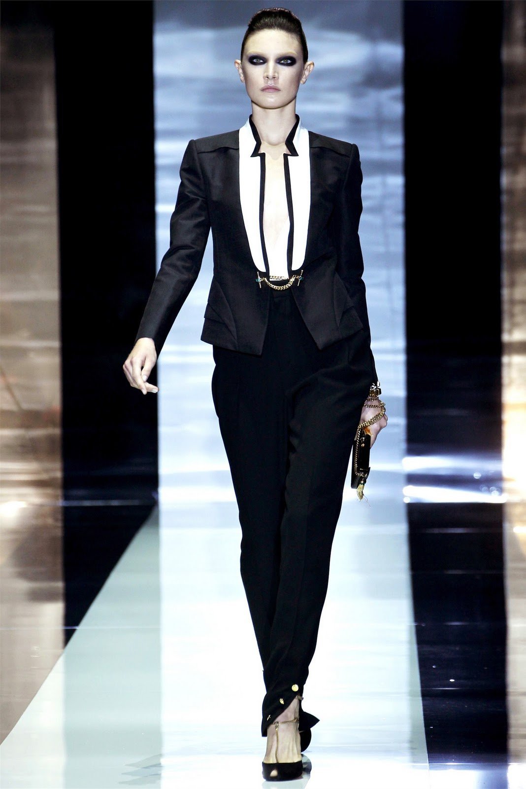 Брючный шелковый костюм от гуччи