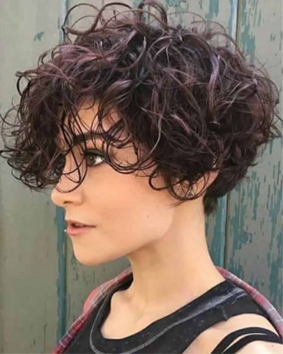 Стрижка Боб Гарсон на кудрявые волосы