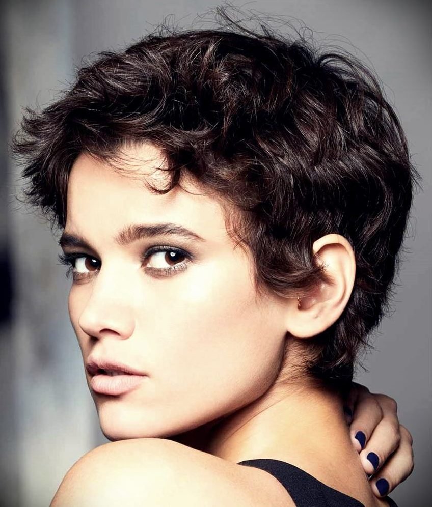 Боб Гарсон на волнистые волосы