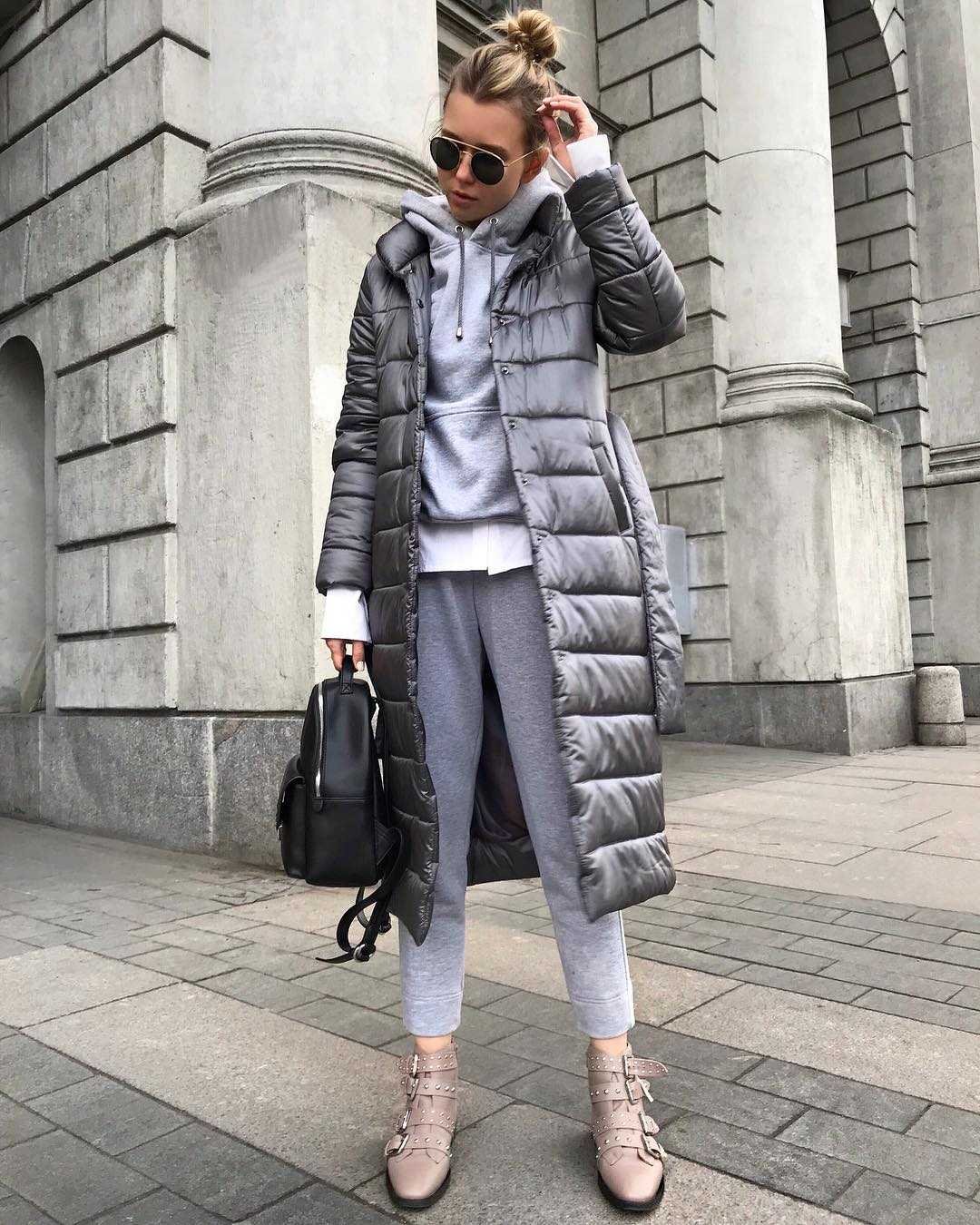 Пуховик женский спортивный длинный серый