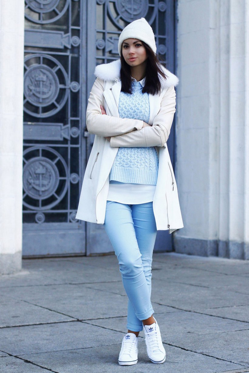 Образы с голубым свитером