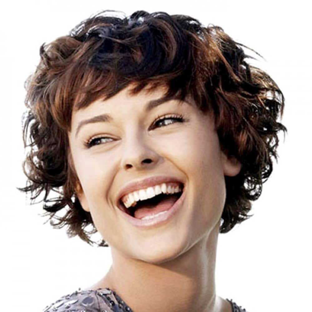 Боб гарсон на кудрявые волосы