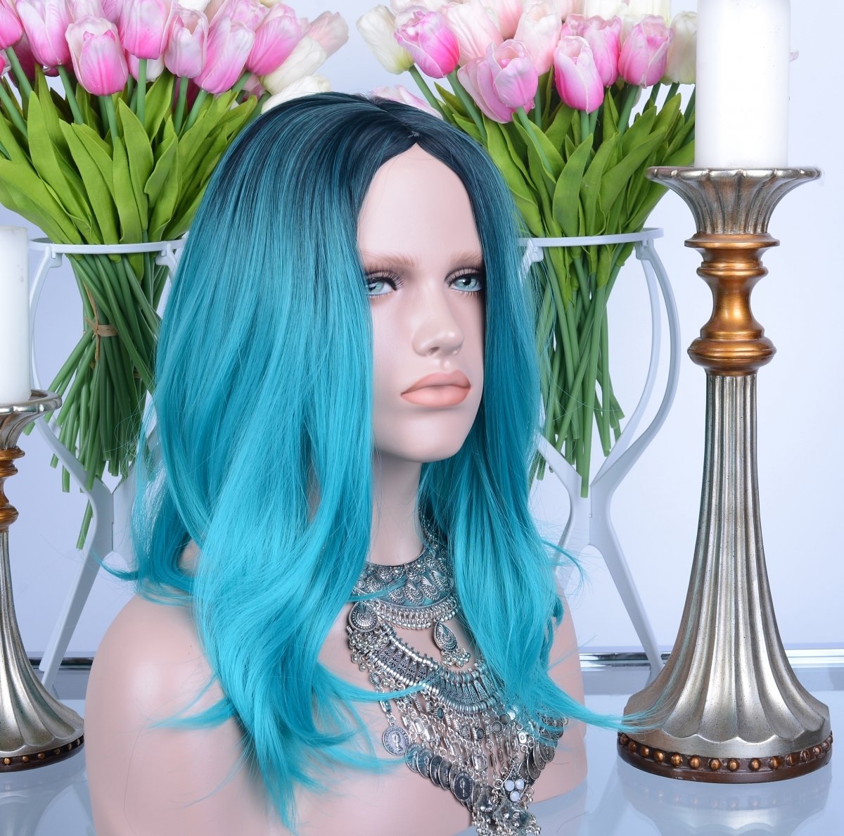 Парик каре бирюзовый