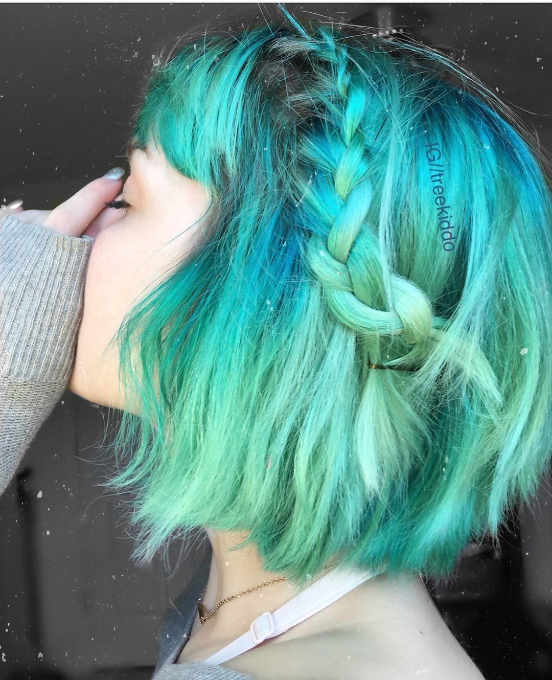Бирюзово зеленые волосы