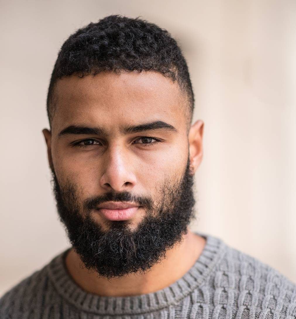 Афроамериканец с бородой