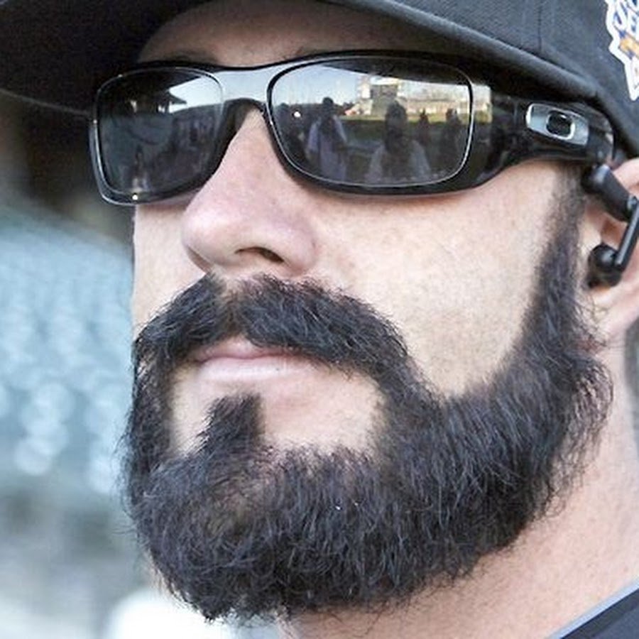 Бородатый в очках