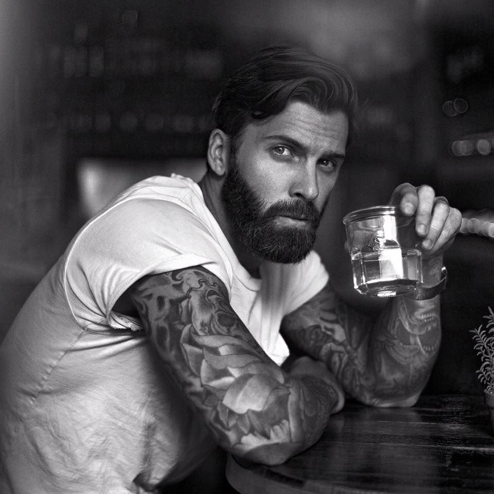 Брутальный мужчина