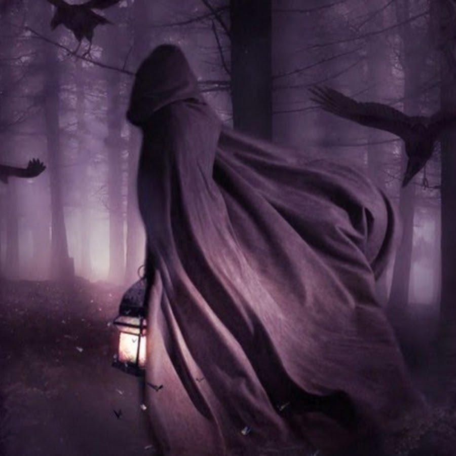 Ведьма в капюшоне