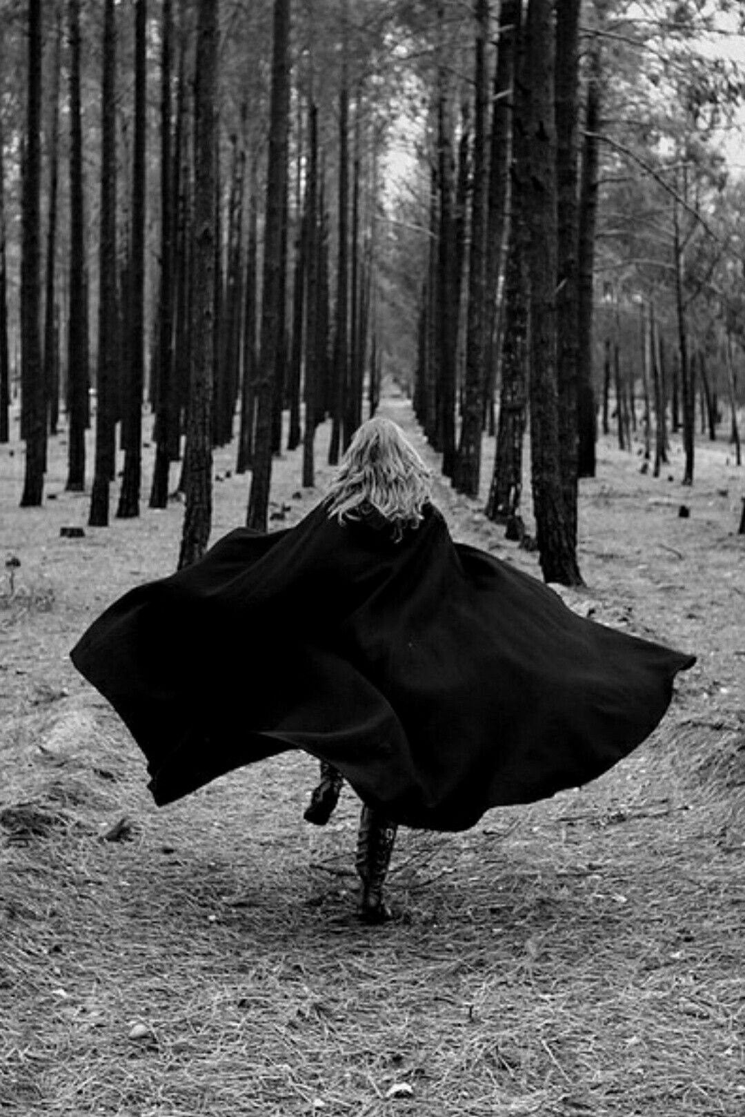 Чёрный плащ Эстетика