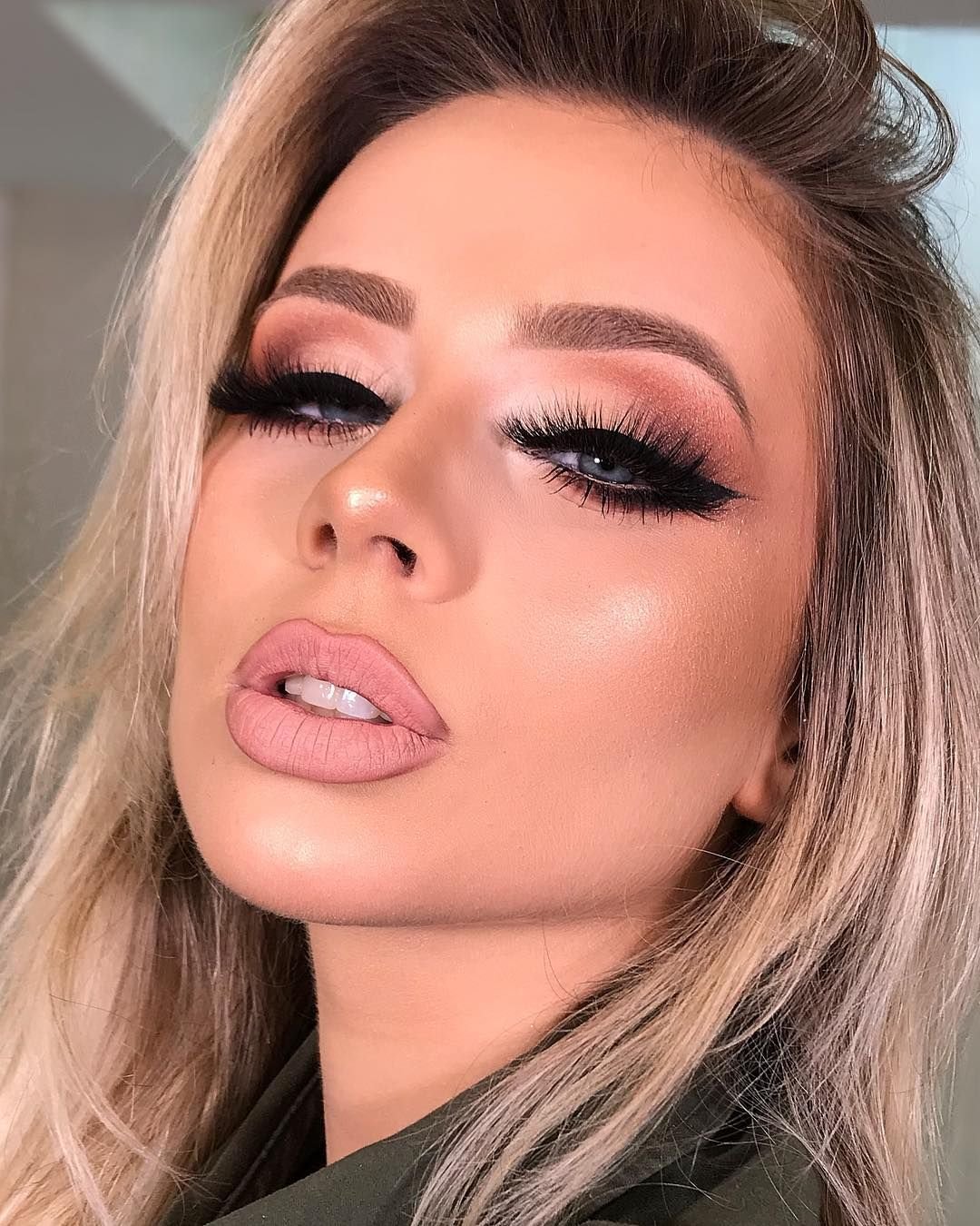 Образный макияж