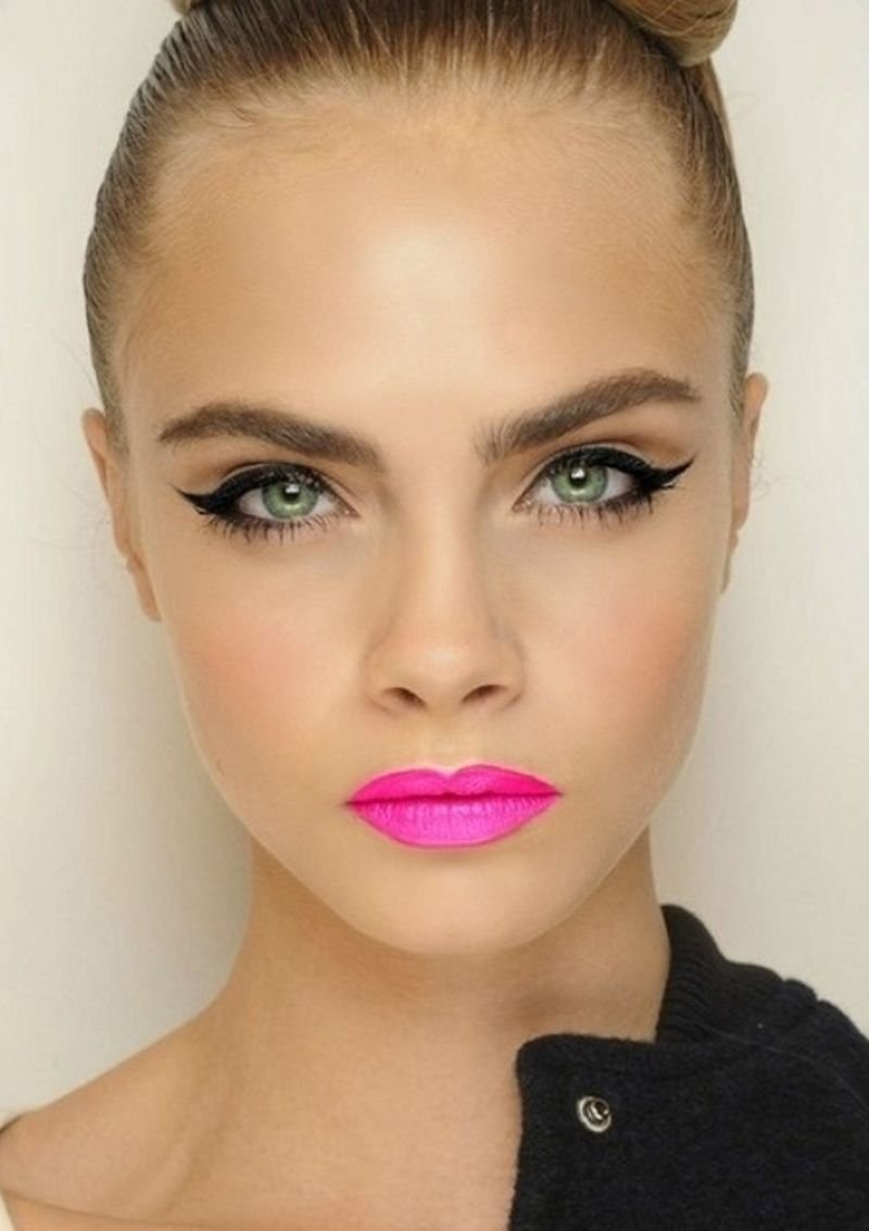 Кара Делевинь макияж со стрелками