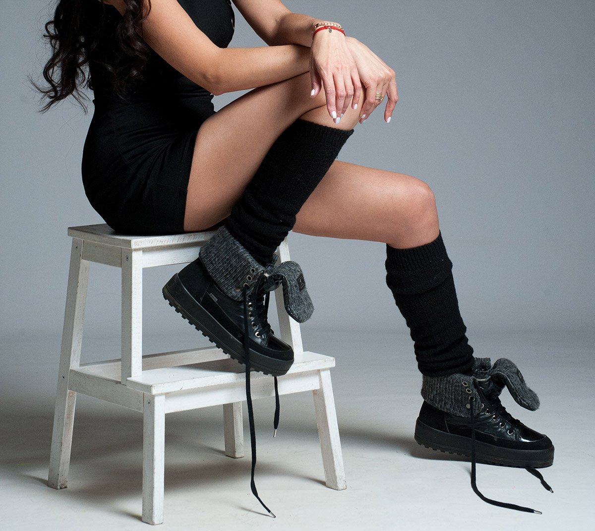 Гетры с платьем и ботинками